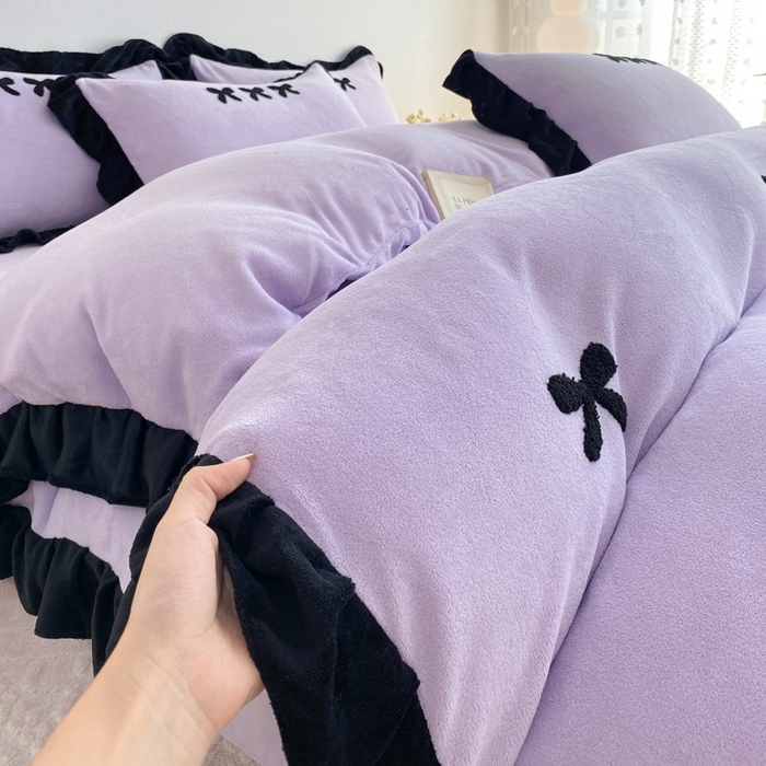 91家纺网 家纺一手货源 找家纺 梦莱斯2025新款黑边绣花牛奶绒四件套 蝴蝶结-紫