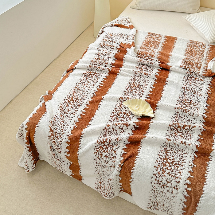 91家纺网 家纺一手货源 找家纺 枋梢家纺 2025新款ins风条纹阳离子提花保暖毛毯 韵咖