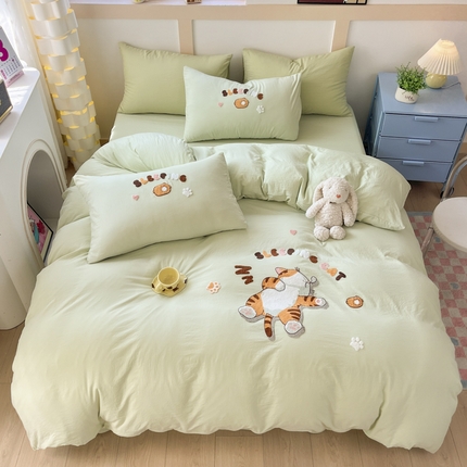 91家纺网 家纺一手货源 找家纺 青螺家纺 2025春夏新款云朵棉毛巾绣卡通可爱三件套四件套学生套件 困困猫 浅绿