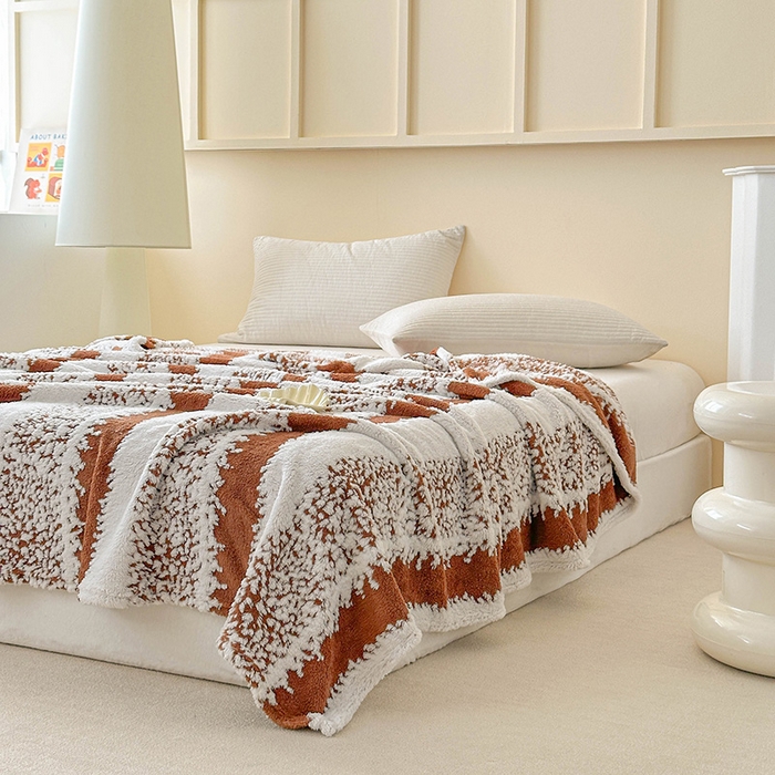 91家纺网 家纺一手货源 找家纺 枋梢家纺 2025新款ins风条纹阳离子提花保暖毛毯 韵咖