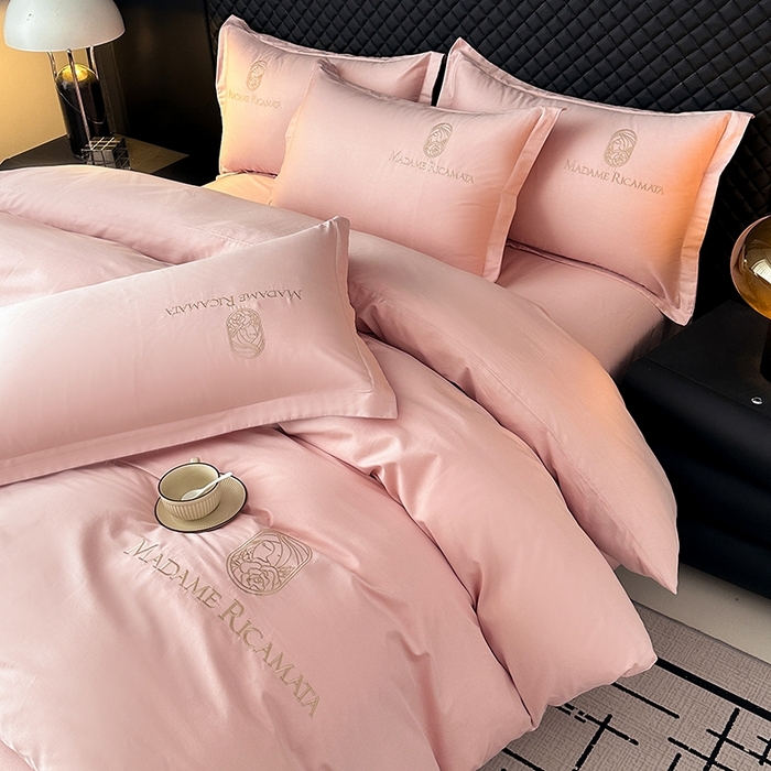 91家纺网 家纺一手货源 找家纺 梦莱斯2025新款长绒棉刺绣轻奢系列四件套 月夕粉