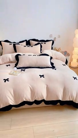 91家纺网 家纺一手货源 找家纺 梦莱斯2025新款黑边绣花牛奶绒四件套 蝴蝶结-咖