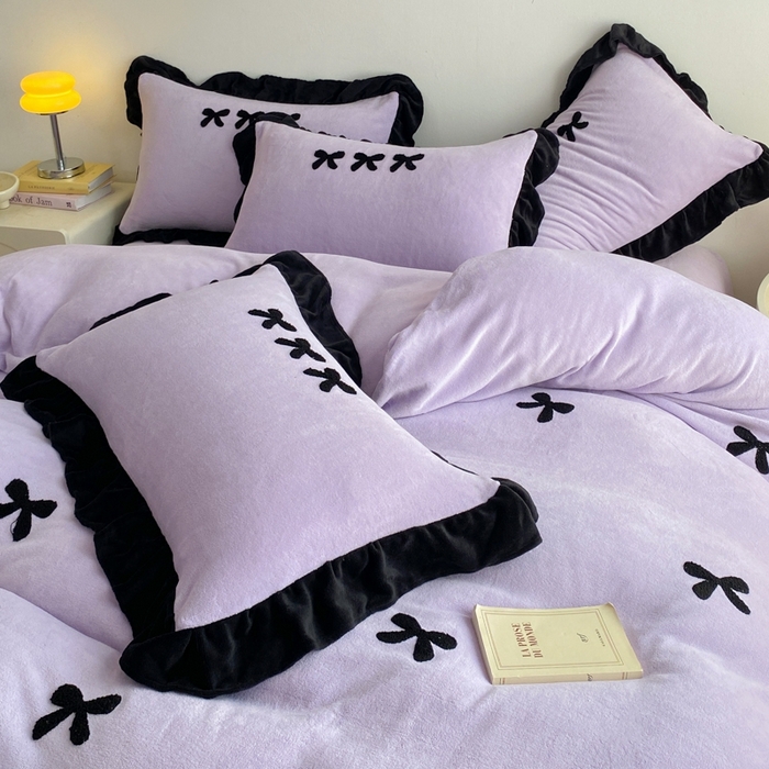 91家纺网 家纺一手货源 找家纺 梦莱斯2025新款黑边绣花牛奶绒四件套 蝴蝶结-紫