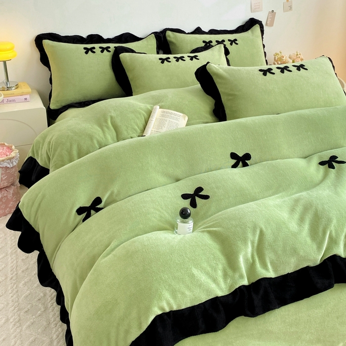 91家纺网 家纺一手货源 找家纺 梦莱斯2025新款黑边绣花牛奶绒四件套 蝴蝶结-绿
