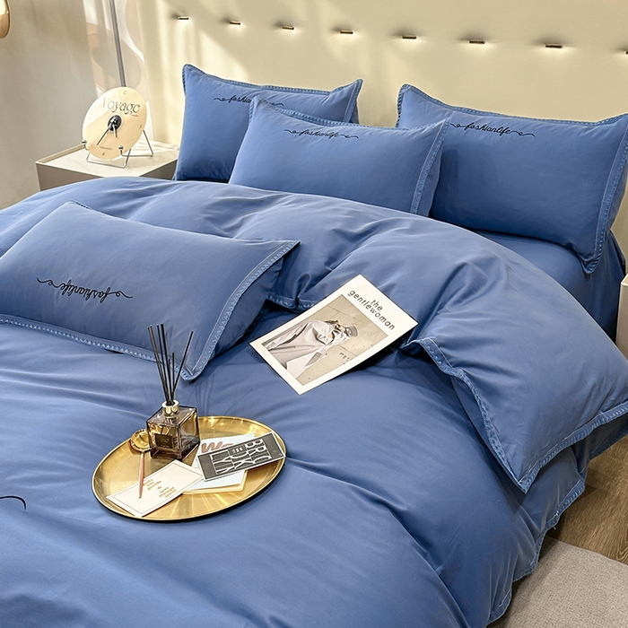 91家纺网 家纺一手货源 找家纺 2025新款13374全棉母婴级贝壳绣宽边枕套纯色刺绣三角针四件套全棉贡缎新疆长绒字母款 贝壳绣-宾利蓝