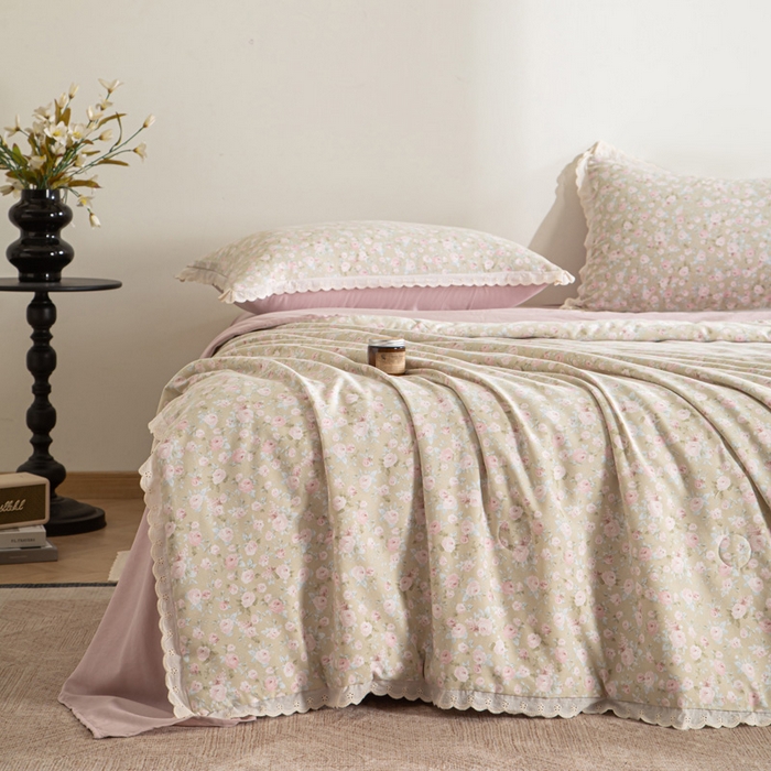 91家纺网 家纺一手货源 找家纺 玛德琳 2025新款双层纱大豆夏凉被空调被夏被四件套 马丁的画