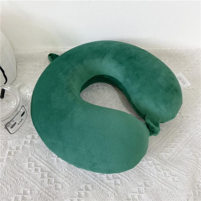 91家纺网 家纺一手货源 找家纺 卡奥家纺 2025新款纯U型枕旅行颈椎枕 墨绿32*31*12