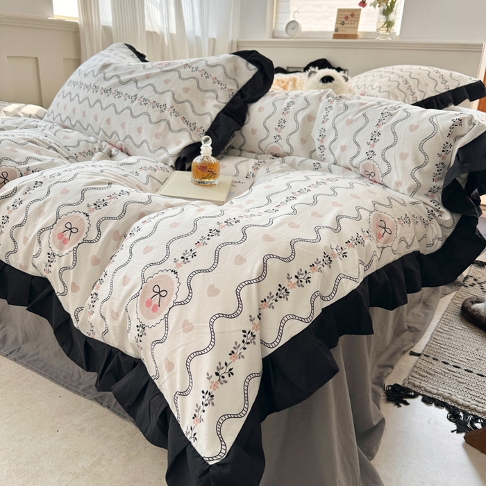 91家纺网 家纺一手货源 找家纺 芷凡家纺 2025新款皱皱云感棉赫本风韩式花边四件套 波纹