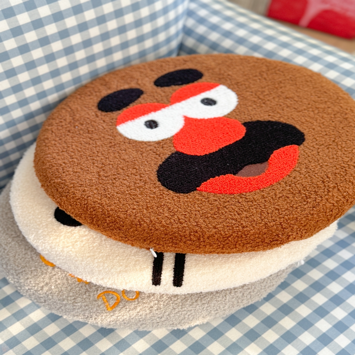 91家纺网 家纺一手货源 找家纺 （总）美茉家居 2025新款泰迪绒毛巾绣坐垫