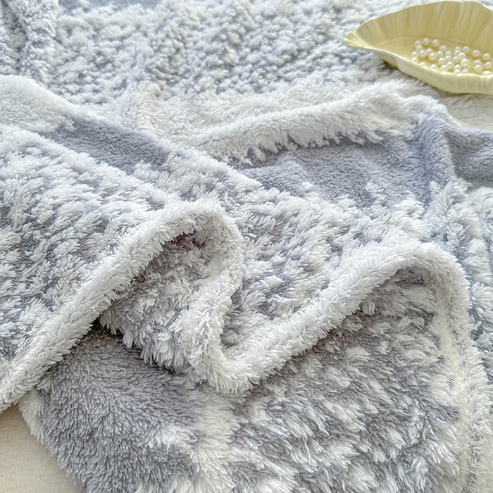 91家纺网 家纺一手货源 找家纺 （总）枋梢家纺 2025新款ins风条纹阳离子提花保暖毛毯