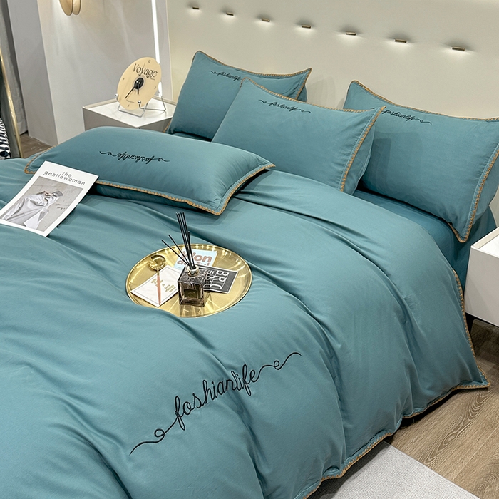 91家纺网 家纺一手货源 找家纺 2025新款13374全棉母婴级贝壳绣宽边枕套纯色刺绣三角针四件套全棉贡缎新疆长绒字母款 贝壳绣-摩卡绿