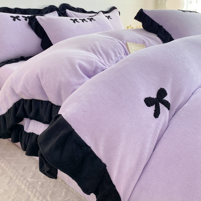 91家纺网 家纺一手货源 找家纺 梦莱斯2025新款黑边绣花牛奶绒四件套 蝴蝶结-紫