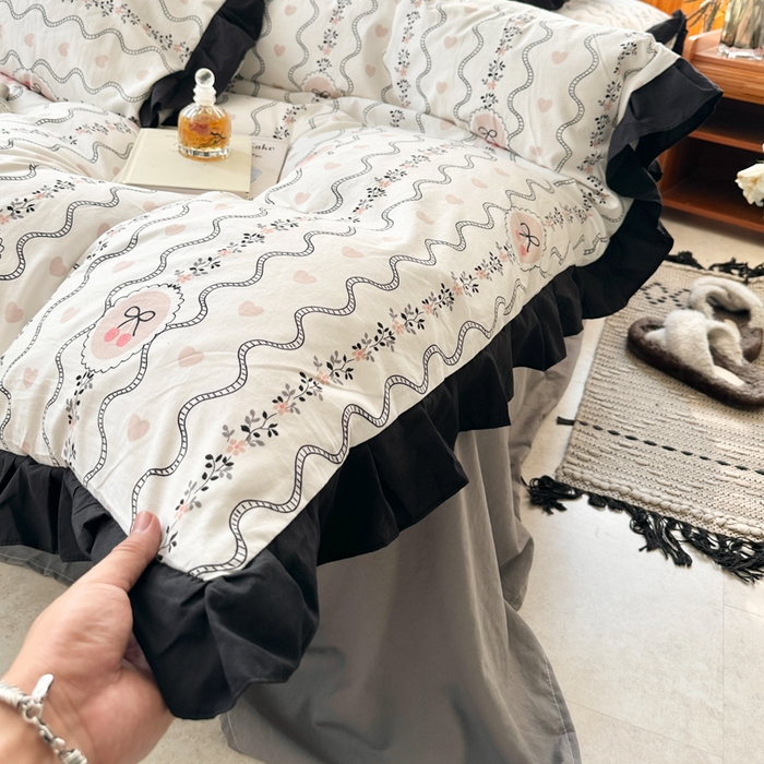 91家纺网 家纺一手货源 找家纺 芷凡家纺 2025新款皱皱云感棉赫本风韩式花边四件套 波纹