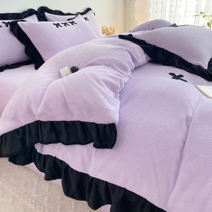 91家纺网 家纺一手货源 找家纺 梦莱斯2025新款黑边绣花牛奶绒四件套 蝴蝶结-紫