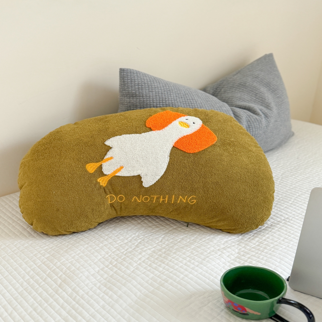 91家纺网 家纺一手货源 找家纺 美茉家居 2025新款云朵绒异形抱枕 躺平鸭