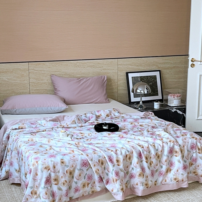 91家纺网 家纺一手货源 找家纺 顾里2025新款天丝莱赛尔夏被 花岛入梦粉