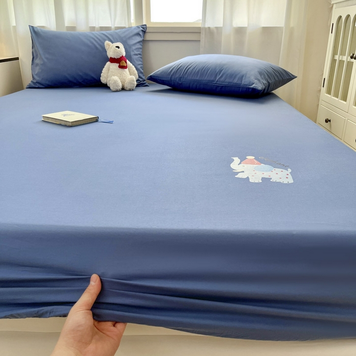 91家纺网 家纺一手货源 找家纺 泽西2025新品全棉卡通床笠 福小象-牛仔蓝