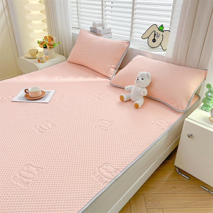 91家纺网 家纺一手货源 找家纺 慕木2025新款A类凉感丝小冰熊云母冰丝凉席床笠夏被系列  小冰熊-樱花粉床席