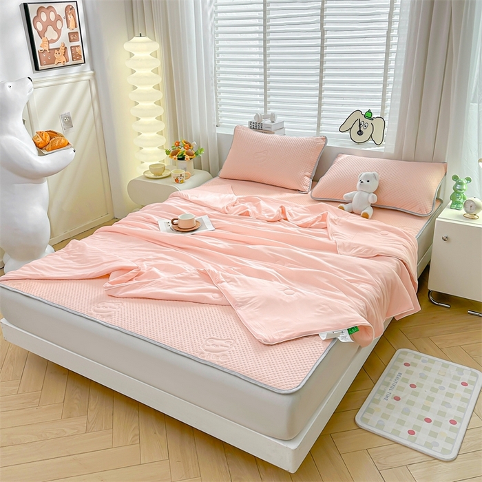 91家纺网 家纺一手货源 找家纺 慕木2025新款A类凉感丝小冰熊云母冰丝凉席床笠夏被系列  小冰熊-樱花粉床席