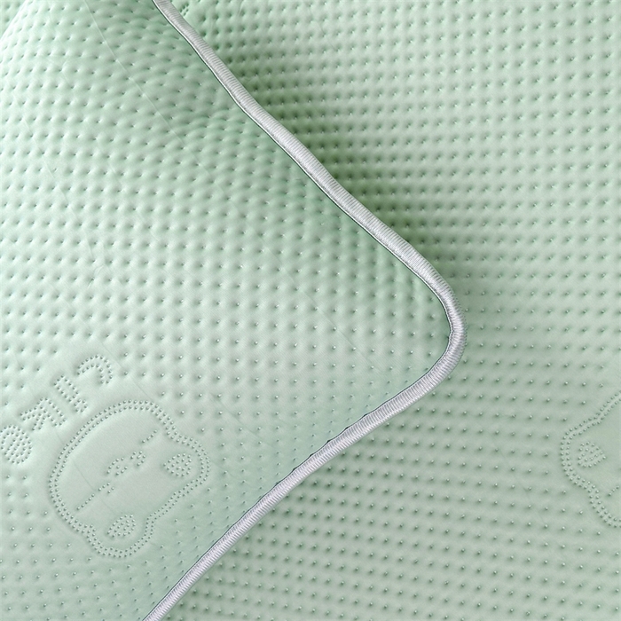 91家纺网 家纺一手货源 找家纺 慕木2025新款A类凉感丝小冰熊云母冰丝凉席床笠夏被系列  小冰熊-豆绿床席