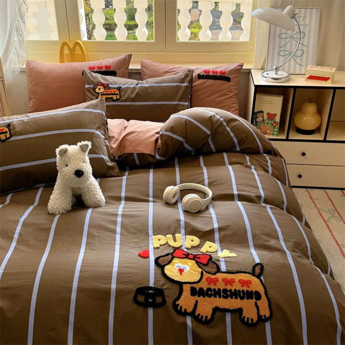 91家纺网 家纺一手货源 找家纺 启程2025全棉13372毛巾绣四件套 可爱汪-咖