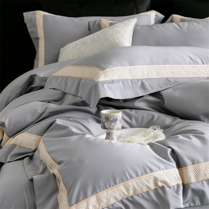 91家纺网 家纺一手货源 找家纺 2025新款全棉长绒棉刺绣四件套-时光 时光-灰