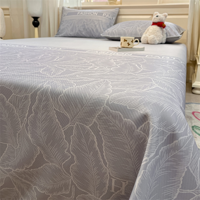 91家纺网 家纺一手货源 找家纺 星座家纺 2025新款斜纹提花凉感丝凉席床单款三件套 叶之语-灰
