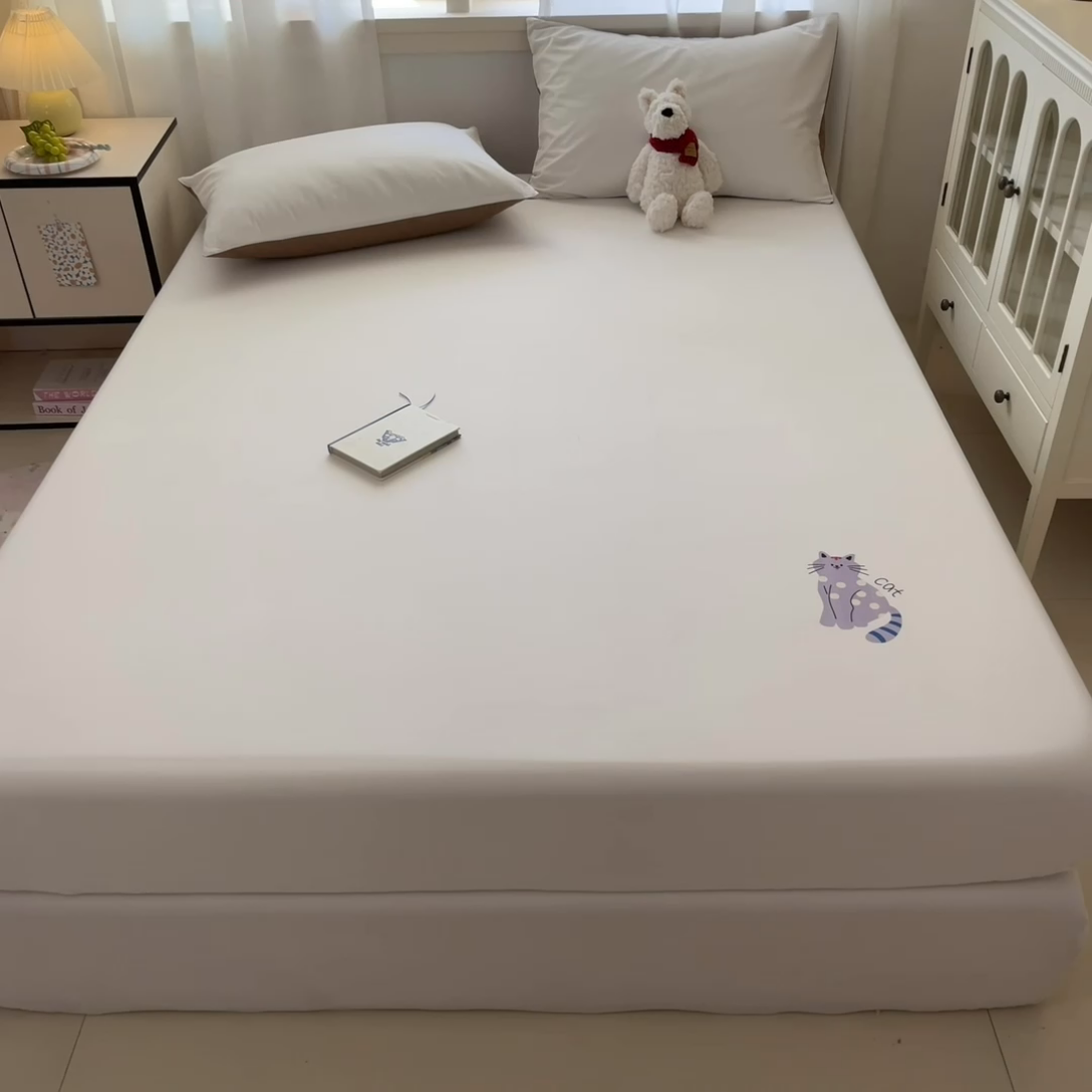 91家纺网 家纺一手货源 找家纺 泽西2025新品全棉卡通床笠 幸运猫-露白