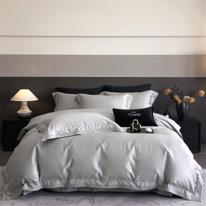 91家纺网 家纺一手货源 找家纺 2025新款全棉长绒棉刺绣四件套-迷宫 迷宫-灰