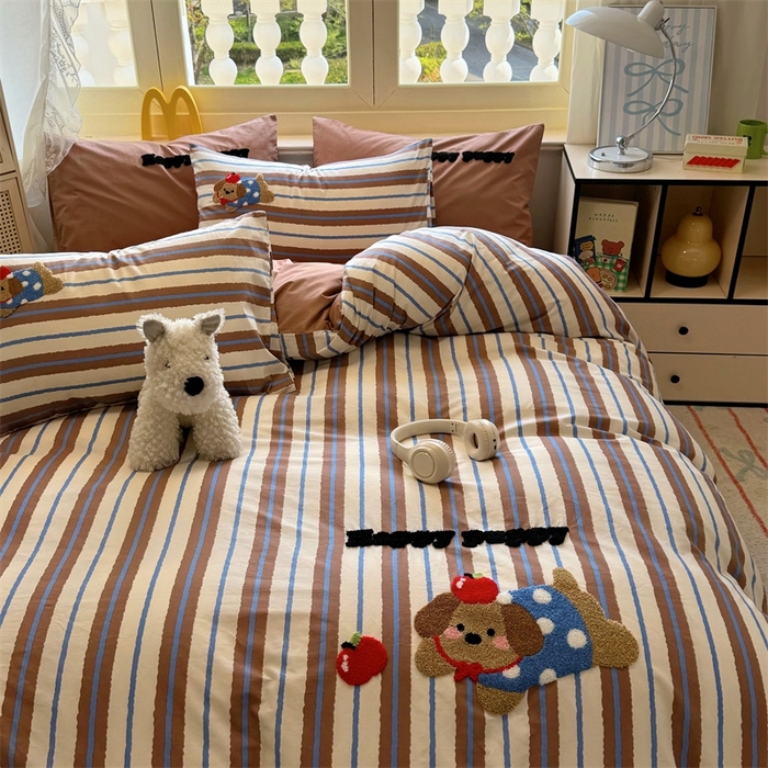 91家纺网 家纺一手货源 找家纺 启程2025全棉13372毛巾绣四件套 波点狗狗