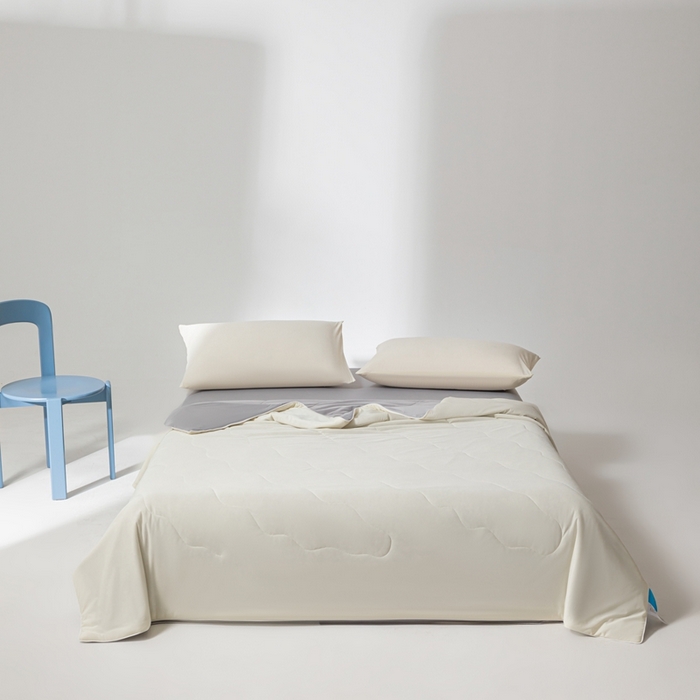 91家纺网 家纺一手货源 找家纺 样样红被业 2025新款抗菌凉感丝夏被 米+灰