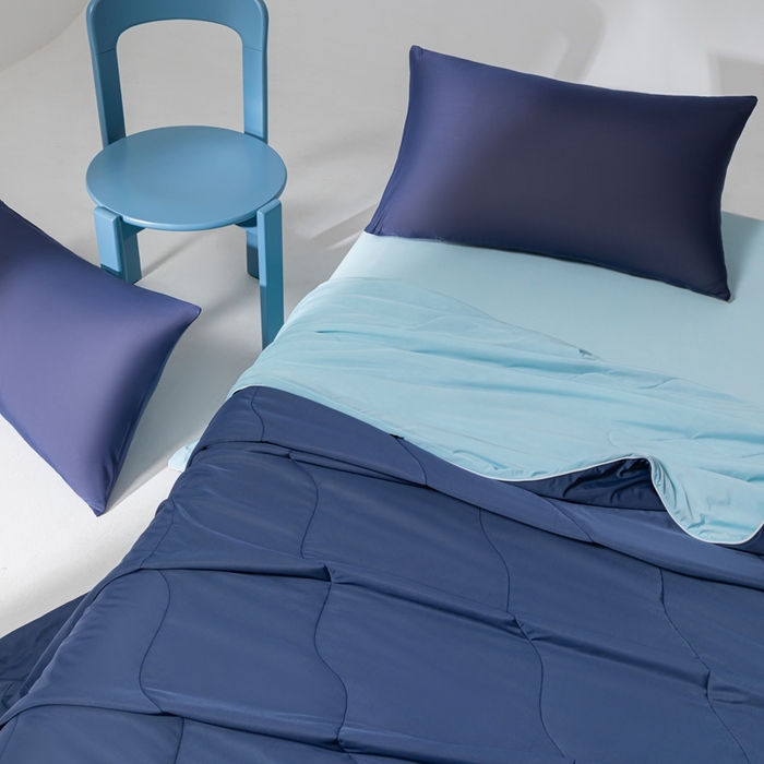 91家纺网 家纺一手货源 找家纺 样样红被业 2025新款抗菌凉感丝夏被 深蓝+天蓝