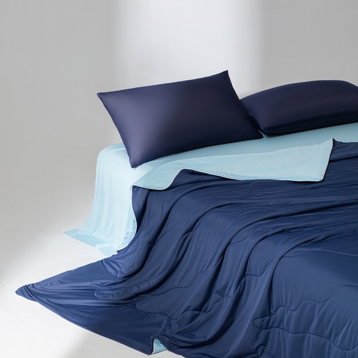 91家纺网 家纺一手货源 找家纺 样样红被业 2025新款抗菌凉感丝夏被 深蓝+天蓝