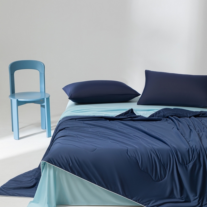 91家纺网 家纺一手货源 找家纺 样样红被业 2025新款抗菌凉感丝夏被 深蓝+天蓝