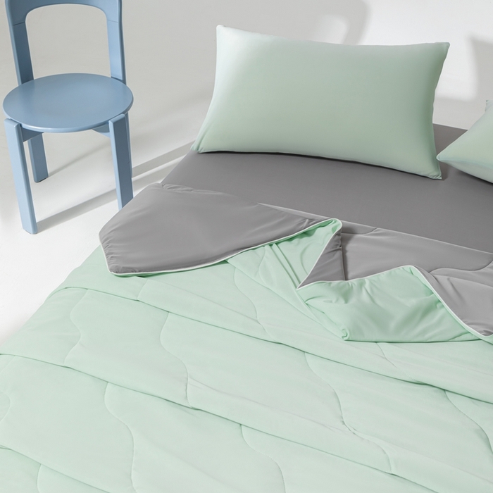 91家纺网 家纺一手货源 找家纺 样样红被业 2025新款抗菌凉感丝夏被 绿+灰