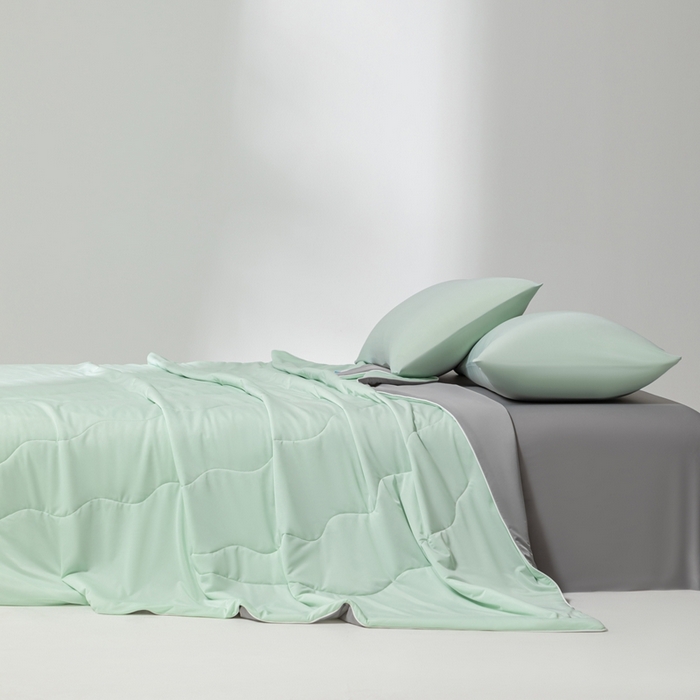 91家纺网 家纺一手货源 找家纺 样样红被业 2025新款抗菌凉感丝夏被 绿+灰