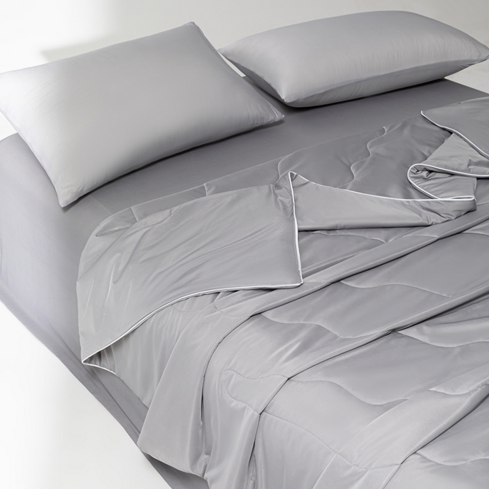 91家纺网 家纺一手货源 找家纺 样样红被业 2025新款抗菌凉感丝夏被 灰色