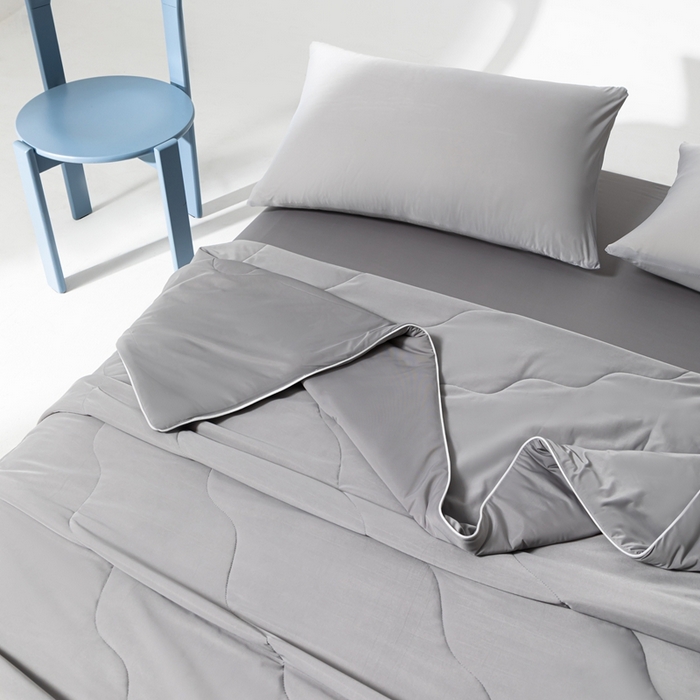 91家纺网 家纺一手货源 找家纺 样样红被业 2025新款抗菌凉感丝夏被 灰色