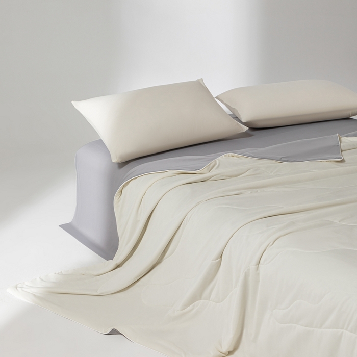 91家纺网 家纺一手货源 找家纺 样样红被业 2025新款抗菌凉感丝夏被 米+灰