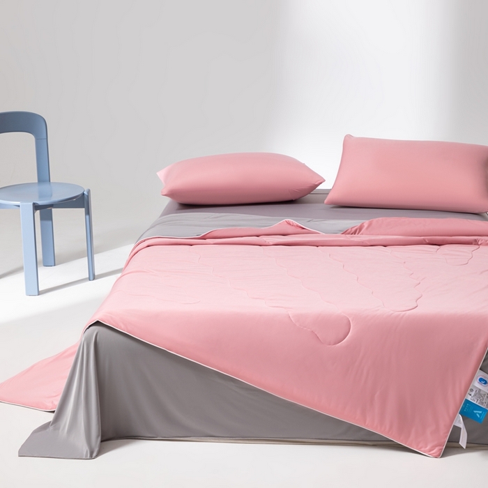 91家纺网 家纺一手货源 找家纺 样样红被业 2025新款抗菌凉感丝夏被 豆沙+灰