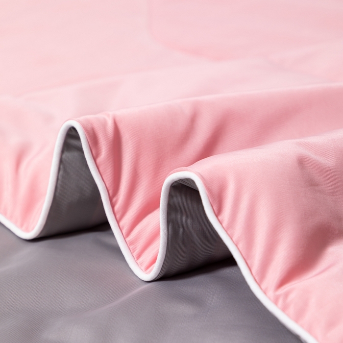 91家纺网 家纺一手货源 找家纺 样样红被业 2025新款抗菌凉感丝夏被 豆沙+灰