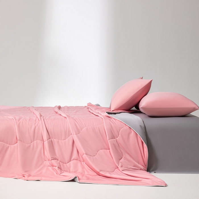 91家纺网 家纺一手货源 找家纺 样样红被业 2025新款抗菌凉感丝夏被 豆沙+灰