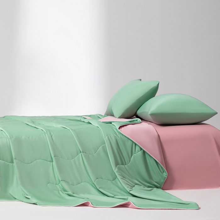 91家纺网 家纺一手货源 找家纺 样样红被业 2025新款抗菌凉感丝夏被 绿+豆沙