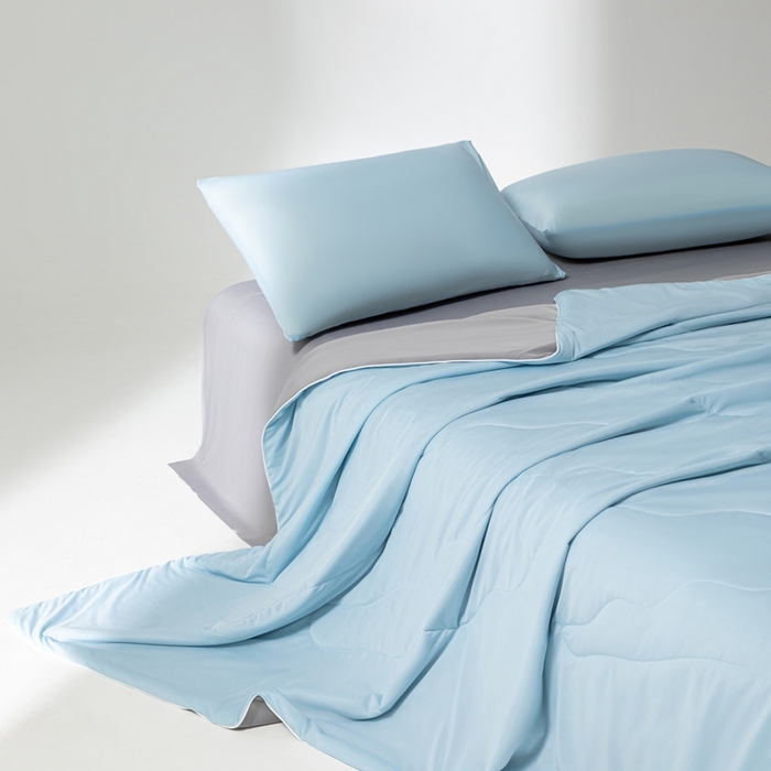 91家纺网 家纺一手货源 找家纺 样样红被业 2025新款抗菌凉感丝夏被 蓝+灰色