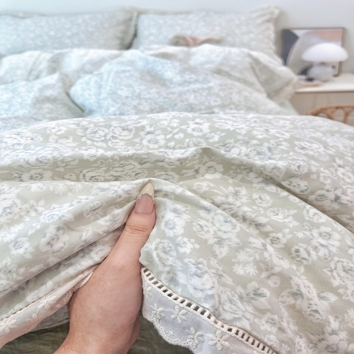 91家纺网 家纺一手货源 找家纺 荣轩2025新款全棉双层纱镂空花边工艺款四件套（铺床版） 甜花酪-咖