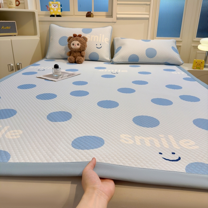 91家纺网 家纺一手货源 找家纺 喜居 2025新款A类凉感豆豆席印花款凉席 微笑-蓝