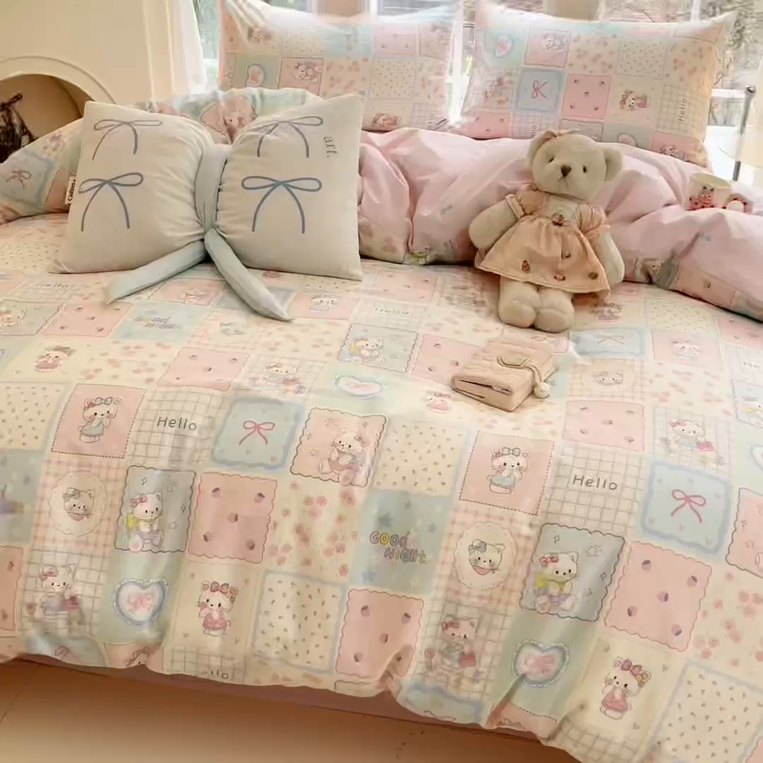 91家纺网 家纺一手货源 找家纺 Sweet dreams甜梦 2025新款全棉印花卡通小清新四件套 格子猫猫