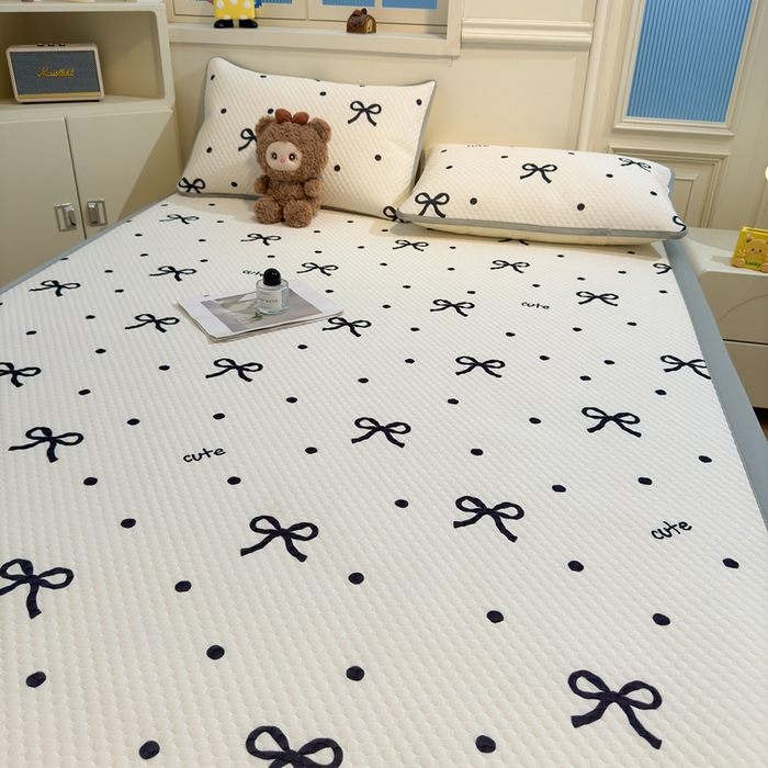 91家纺网 家纺一手货源 找家纺 喜居 2025新款A类凉感豆豆席印花款凉席 波点蝴蝶结