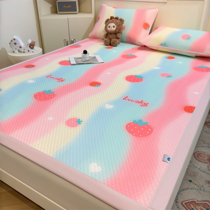 91家纺网 家纺一手货源 找家纺 喜居 2025新款A类凉感豆豆席印花款凉席 彩虹草莓