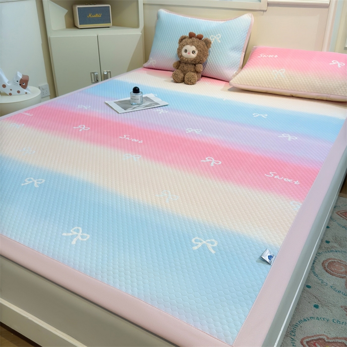 91家纺网 家纺一手货源 找家纺 喜居 2025新款A类凉感豆豆席印花款凉席 彩云端